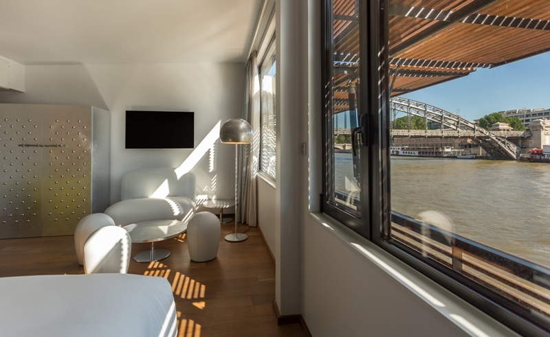 A Floating Hotel in Paris - designer silver suite 3