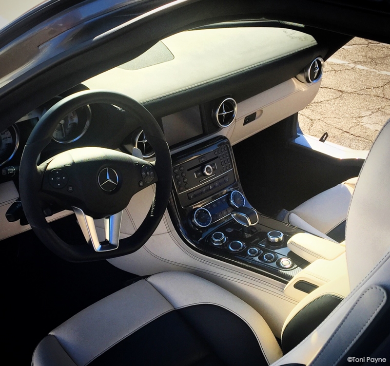 scs-mercedes-sls-grey-interior-toni-payne