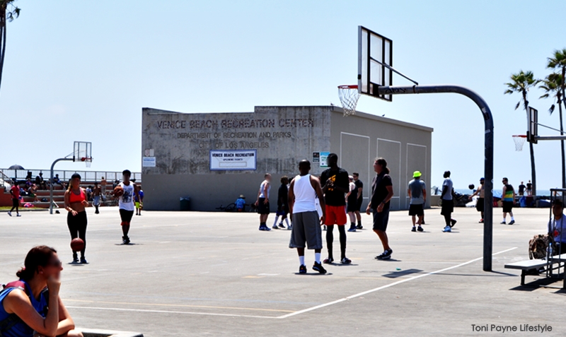 things-to-do-at-venice-beach-basketball-tennis