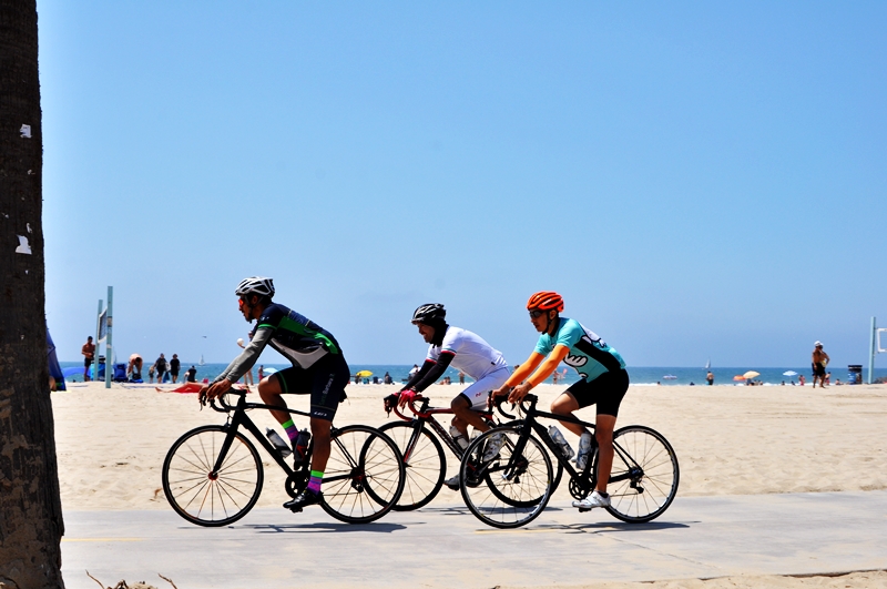 things-to-do-at-venice-beach-bike-riding